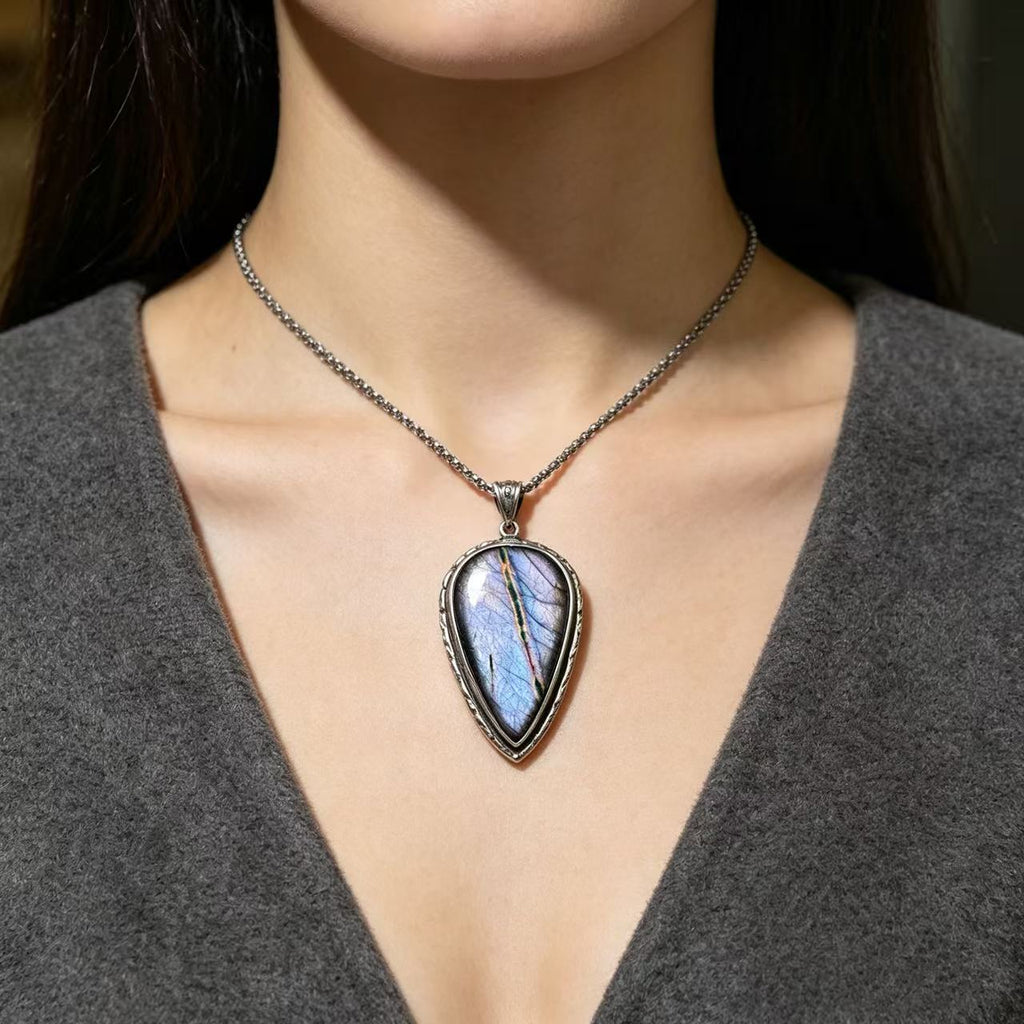 Handmade Labradorite Pendant – Natural Crystal Vintage Necklace (size 25*35mm)